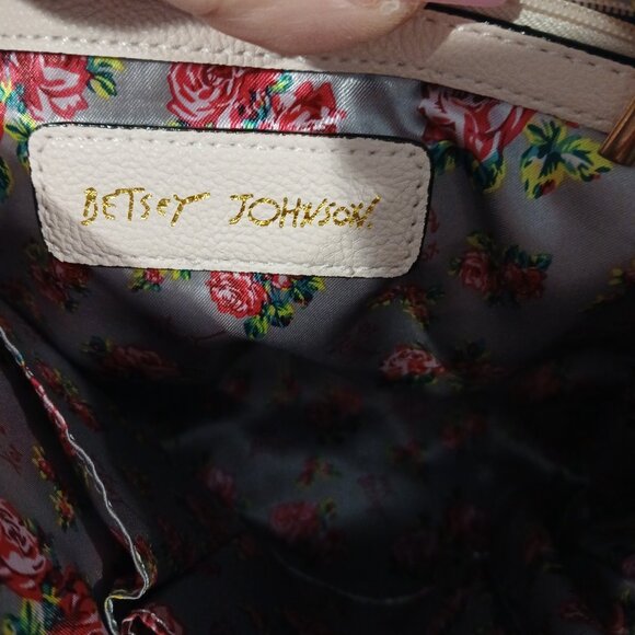 Betsey Johnson Pale Pink Satchel & Wallet - Picture 2 of 15